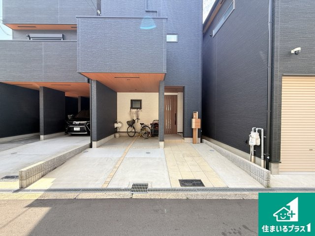 杭全８丁目　築浅戸建ての駐車場