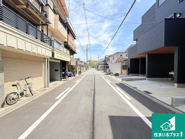杭全８丁目　築浅戸建ての前面道路含む現地写真