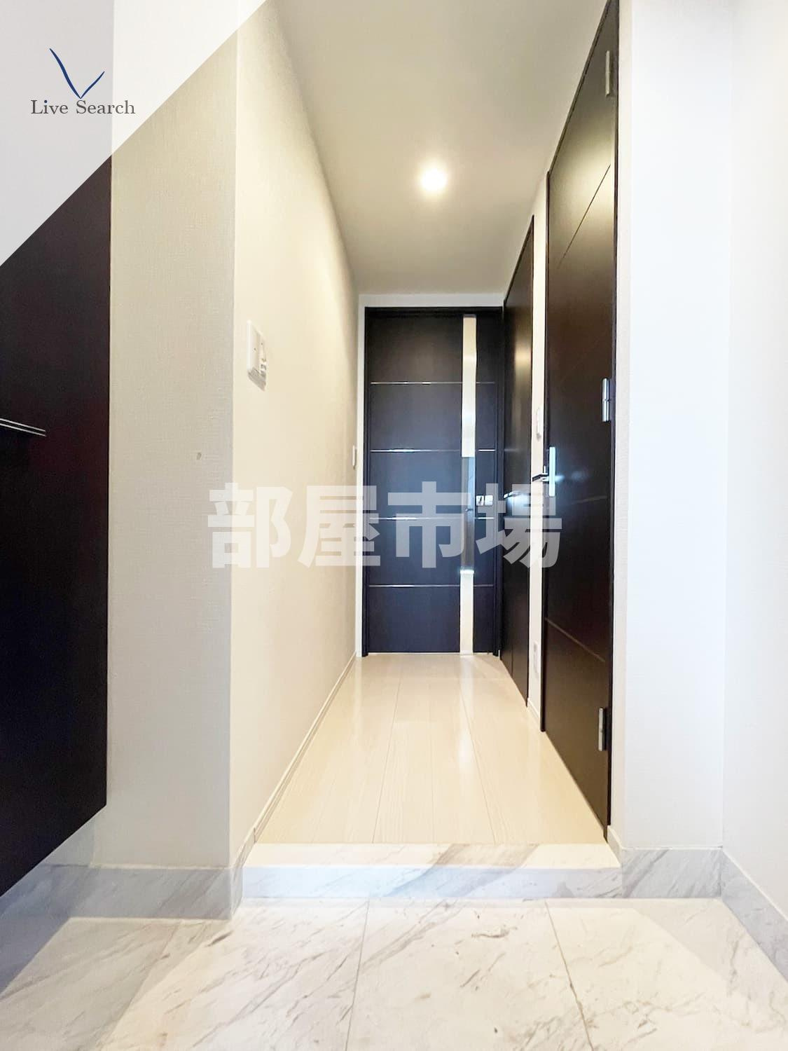 グラントレゾール駒形の玄関