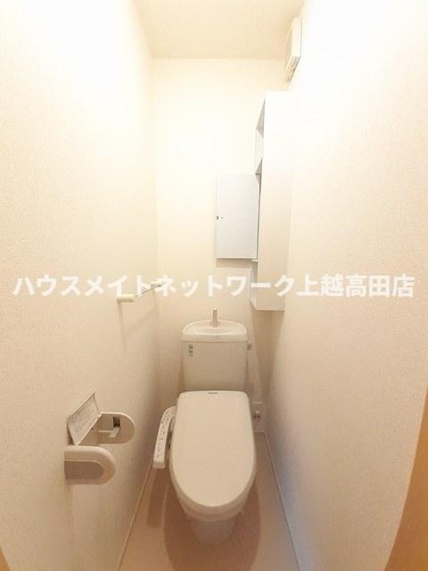 グロースフェルトＢのトイレ|温水洗浄暖房便座