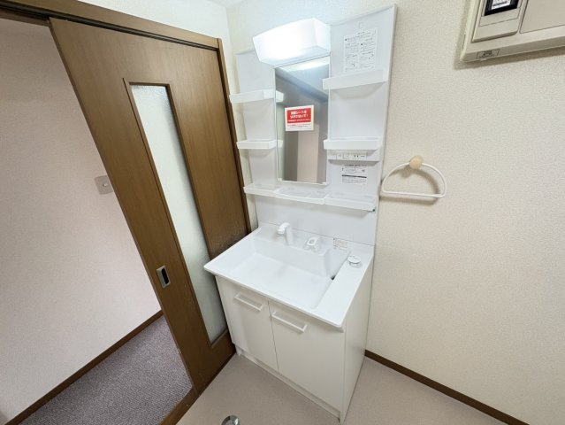 近藤マンションの独立洗面台