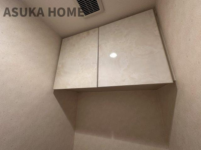 リブゼ横浜アクアガーデンの収納|トイレ上部にはあると便利な吊戸棚を設置！