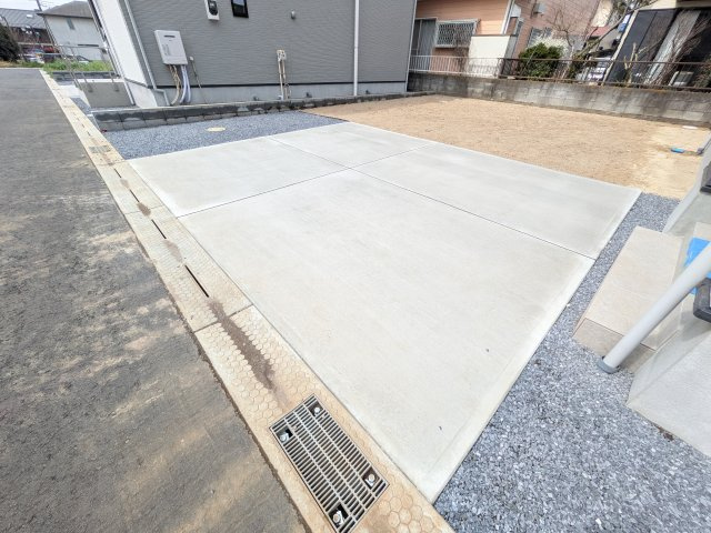 取手市戸頭　17期　新築戸建て　1号棟の駐車場|駐車は3台以上可能です♪