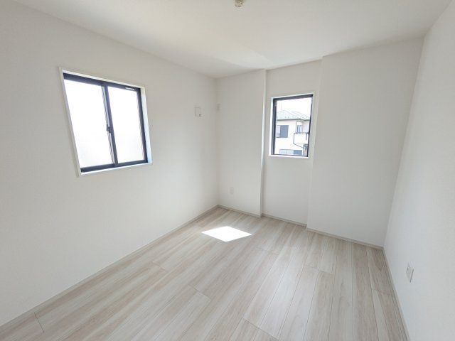 取手市戸頭　17期　新築戸建て　2号棟の洋室