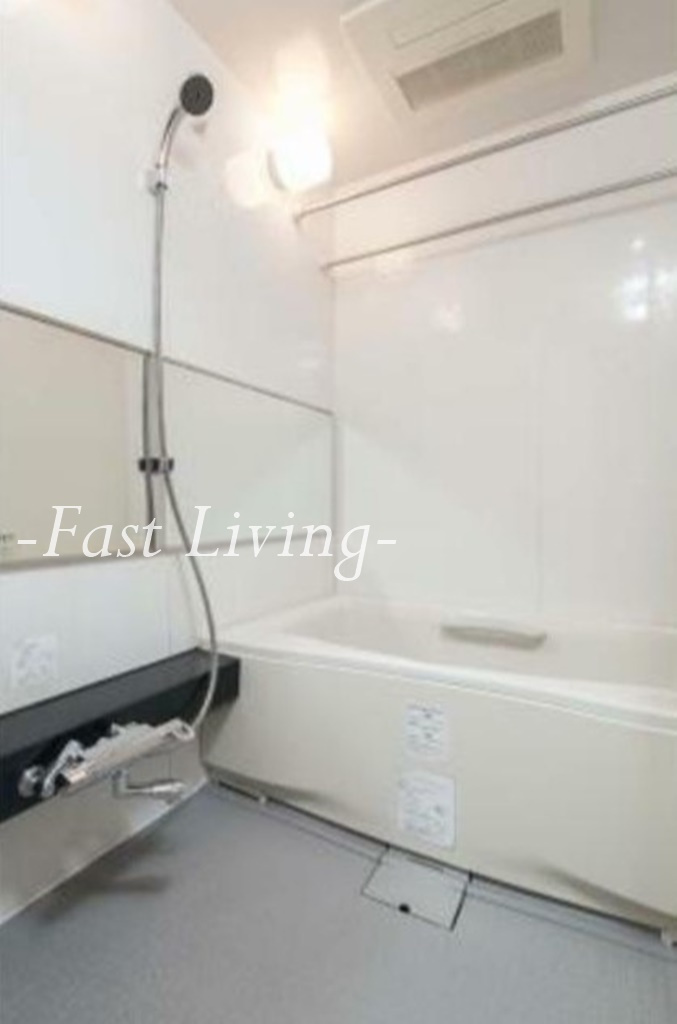 Ｃｒｅａｒｅ麹町の浴室