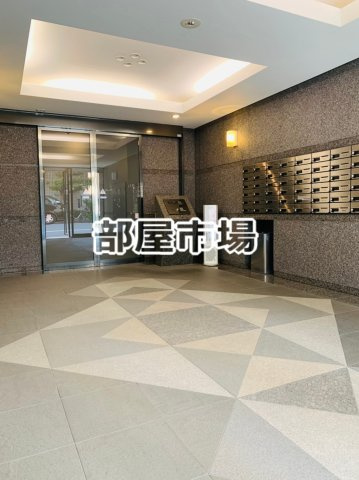 ルーブル両国弐番館のエントランス