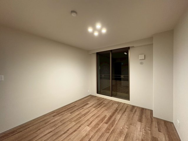 芦屋親王塚パークマンションの洋室|夜間