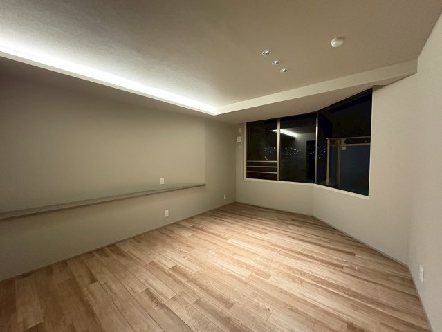 芦屋親王塚パークマンションの寝室|夜間