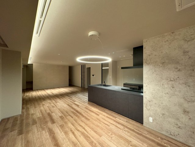 芦屋親王塚パークマンションの居間・リビング|夜間