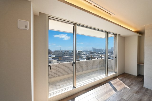 芦屋親王塚パークマンションの居間・リビング|こちらのリビングで趣味の時間をお楽しみください