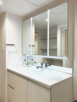 【独立洗面台】 | パシフィック星置ヒルズB棟 | 3面鏡の洗面化粧台♪