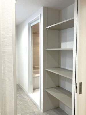 【収納】 | パシフィック星置ヒルズB棟 | ユーティリティには収納もあります♪