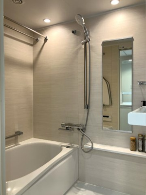 【浴室】 | パシフィック星置ヒルズB棟 | 新品ユニットバスは大口径のシャワーヘッド♪