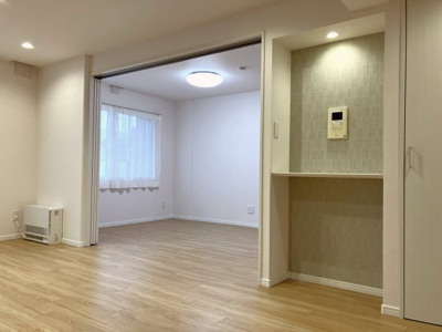 【居間・リビング】 | パシフィック星置ヒルズB棟 | リビング横洋室は開放して広々空間としても利用可能♪