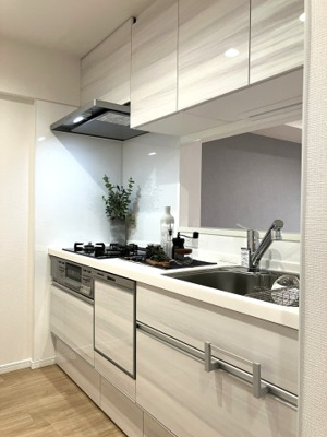 【キッチン】 | パシフィック星置ヒルズB棟 | 人大カウンタートップの新品キッチンには食器洗浄機もついてます♪