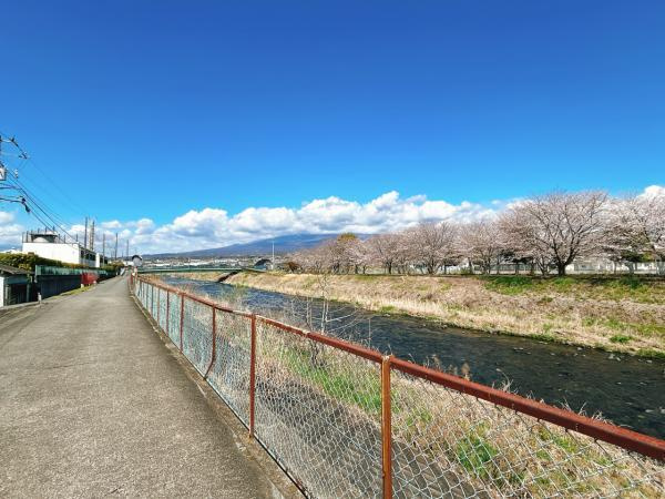 富士宮市山本の中古一戸建|東側道路から撮影した写真です。 