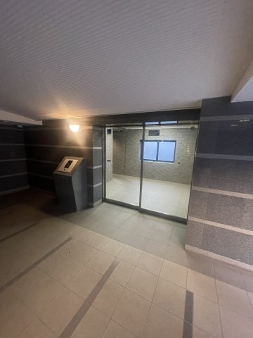 ルーブル笹塚弐番館のロビー