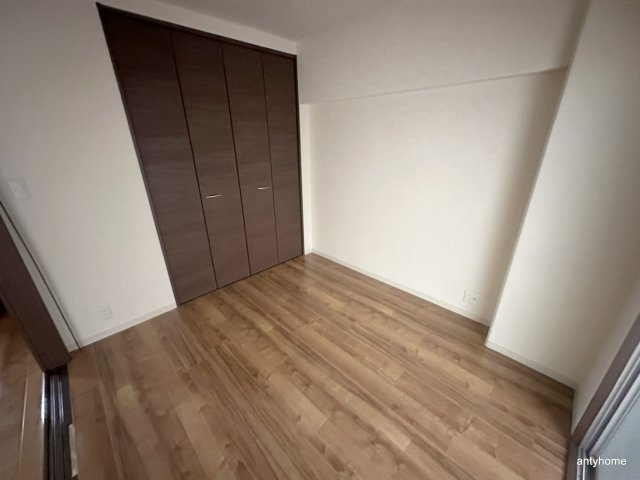 ヴィラウエスト難波　仲介手数料無料の洋室