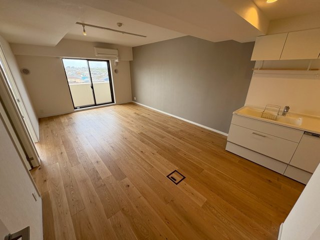 パークレジデンス市川の居間・リビング