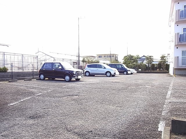 コートヴィレッジⅡの駐車場