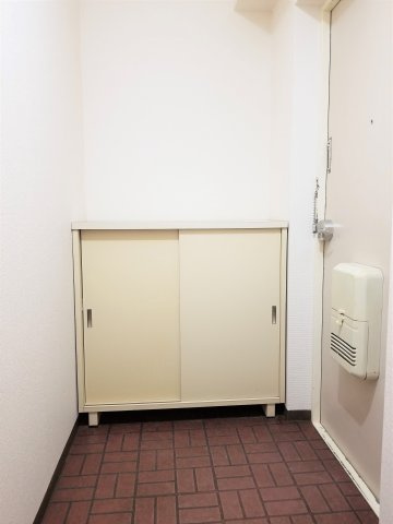 コートヴィレッジⅡの玄関