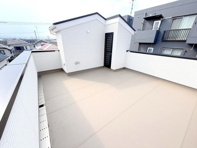 立川市柏町3丁目全1棟　新築戸建のバルコニー