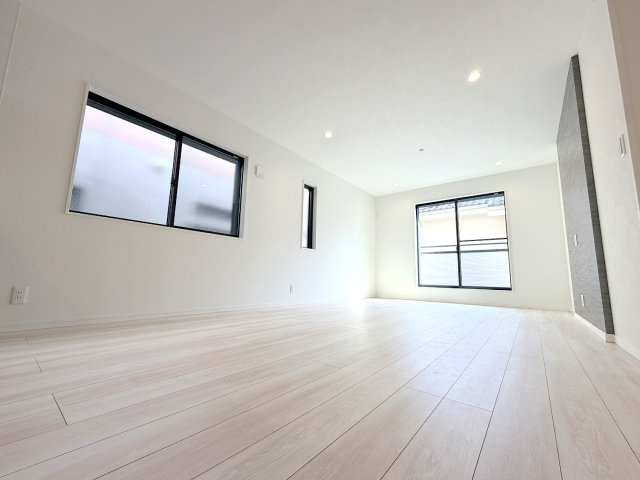 立川市柏町3丁目全1棟　新築戸建の居間・リビング