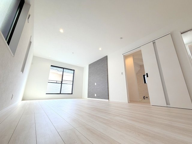 立川市柏町3丁目全1棟　新築戸建の居間・リビング