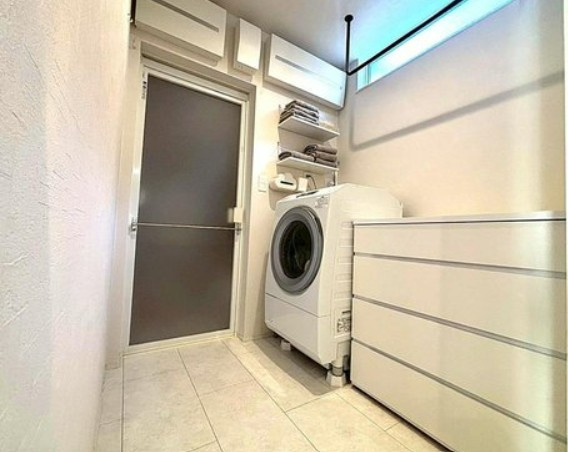 【中古】坂戸市末広町築浅中古住宅のランドリースペース|ゆとりあるランドリースペース