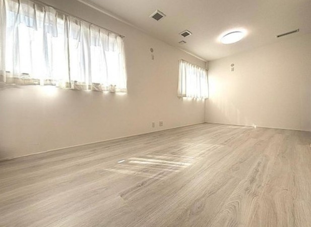 【中古】坂戸市末広町築浅中古住宅の洋室|2F 11帖洋室です！ライフスタイルによって間取りを分けることが出来ます！