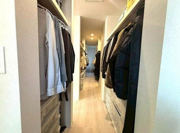 【中古】坂戸市末広町築浅中古住宅の収納|大容量のウォークインクローゼット