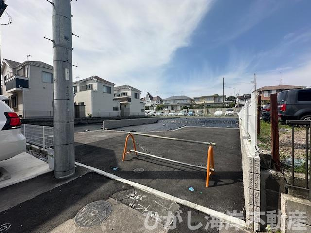 藤沢市鵠沼桜が岡１丁目　売地　全２区画の前面道路含む現地写真|現地外観