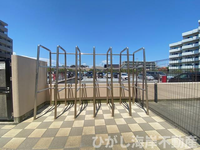 ダイアパレスグランデージ湘南平塚の設備|サーフボード置場
