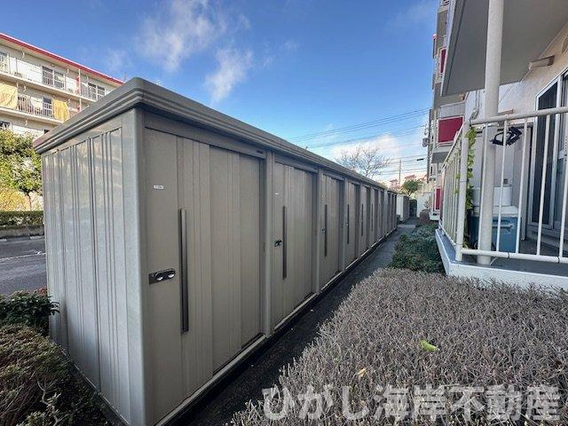 湘南小糸第一住宅１号棟の庭|専用トランクルーム