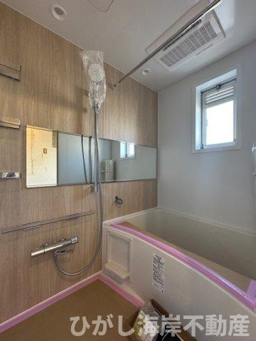 湘南小糸第一住宅１号棟の浴室|4月2日撮影　新規リフォーム中　浴室乾燥機付きユニットバス