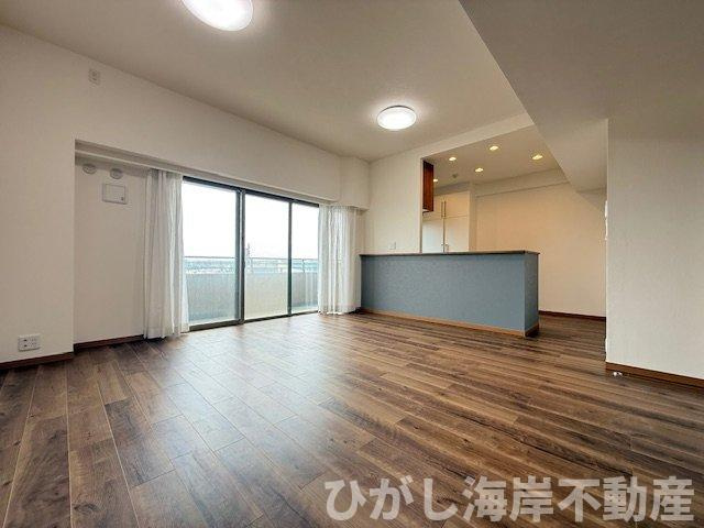 ビッグヴァングランヴァーグ茅ヶ崎の居間・リビング|新規リフォーム完了！　16.8帖　LDK
