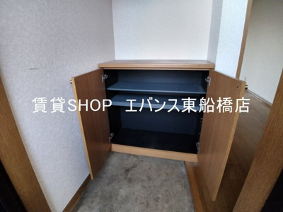 【収納】 | グローバルジョイ弐番館 | 便利な収納スペースです
