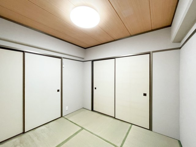 マンション住吉川の和室|約4.5帖の和室です。