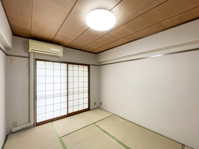 マンション住吉川の和室|約6帖の和室です。