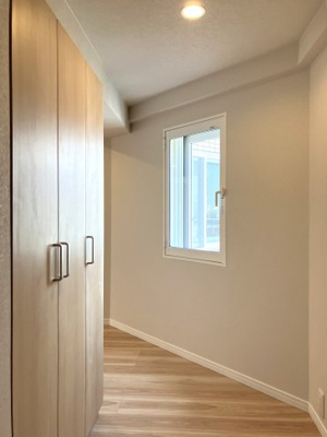 【玄関】 | サンセレクト稲積公園Ⅱ | 玄関には大きな収納あり♪