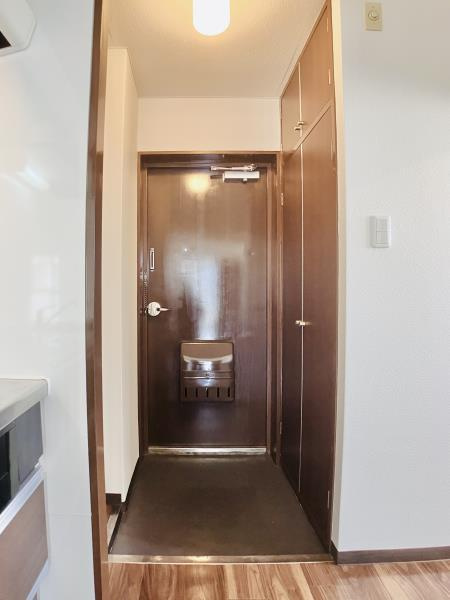 調布市国領町６丁目の賃貸マンションの玄関