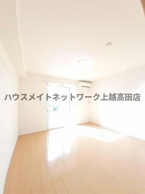 ファイン・グレースⅡの居間・リビング|洋室7.5帖