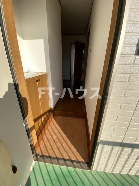 メゾンナカムラⅤの玄関