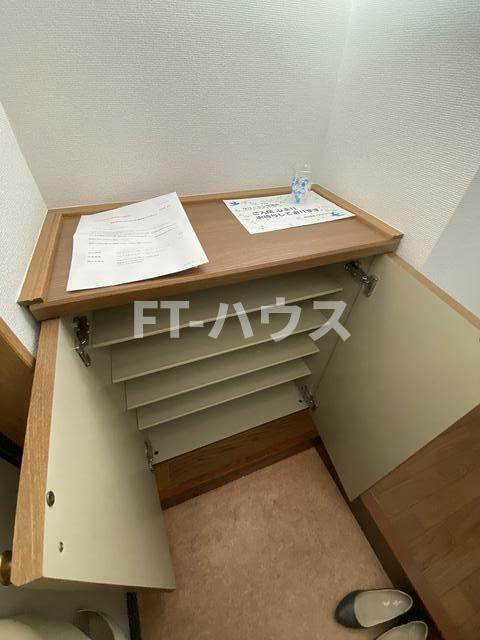 メゾンナカムラⅤの玄関