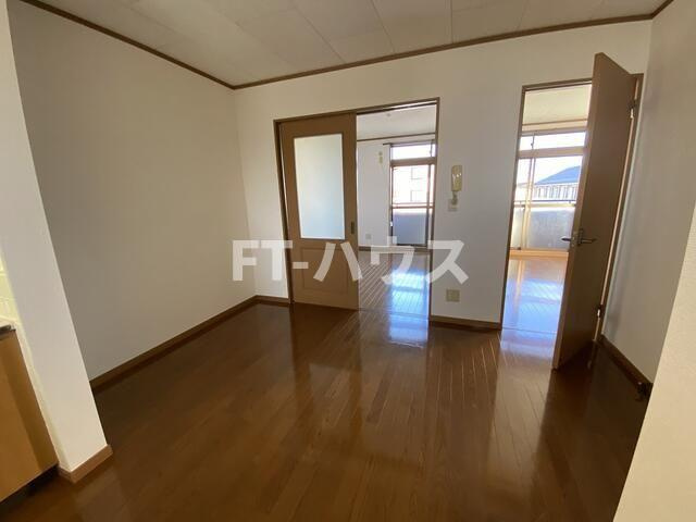 メゾンナカムラⅤの居間・リビング