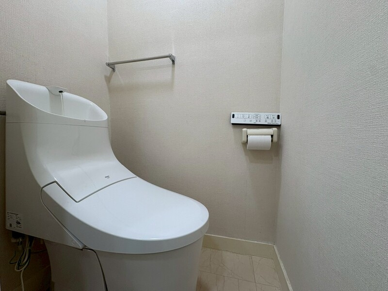 府中市美好町１丁目の賃貸マンションのトイレ