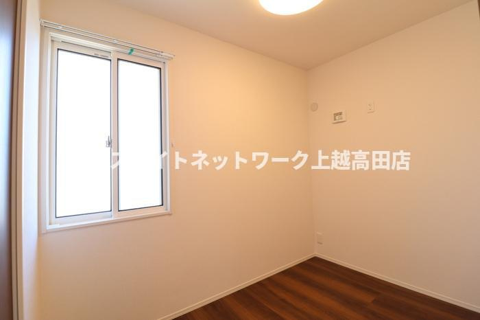 ファースト・ハイツ 八幡の内装|洋室