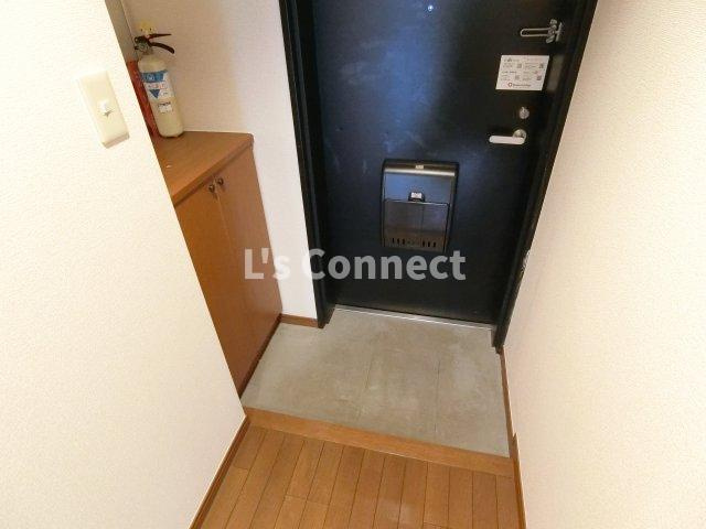 【玄関】 | グリーンリーフ泉 | 下駄箱付きで靴も収納できます。