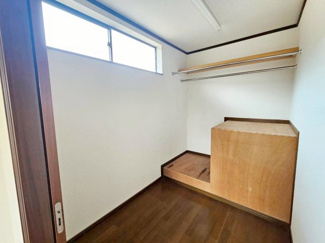 【収納】 | 川西市緑が丘1丁目　中古戸建 | ウォークインクローゼット