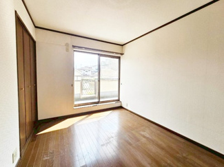 【洋室】 | 川西市緑が丘1丁目　中古戸建